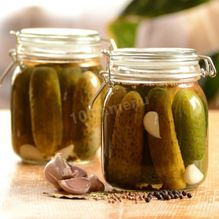 Рецепт Маринованные огурцы с чесноком на зиму