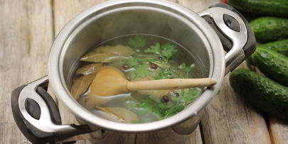 маринованные огурцы с луком