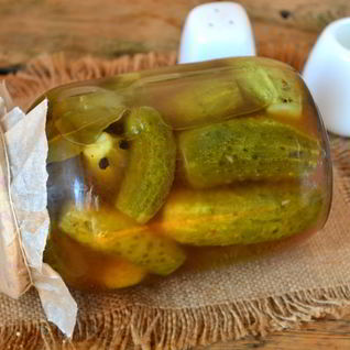 Маринованные огурцы в литровых банках