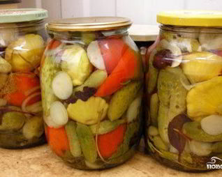 Огурцы с патиссонами маринованные