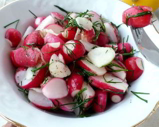 Редис, маринованный с имбирем и чесноком