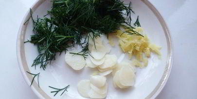 редис, маринованный с имбирем и чесноком