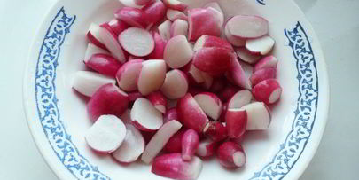 редис, маринованный с имбирем и чесноком