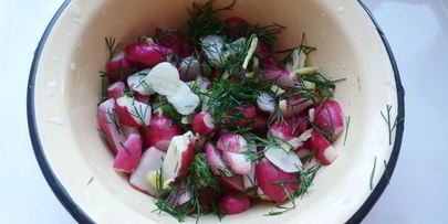 редис, маринованный с имбирем и чесноком
