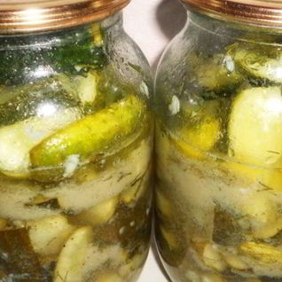 Огурцы в чесночном соусе на зиму