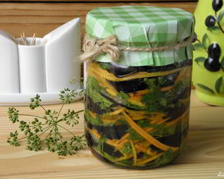 Синенькие с морковкой и чесноком на зиму