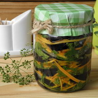 Синенькие с морковкой и чесноком на зиму