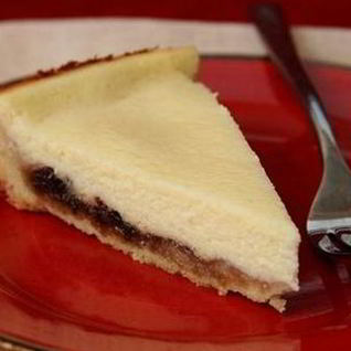 Чизкейк с вишневым вареньем и корицей