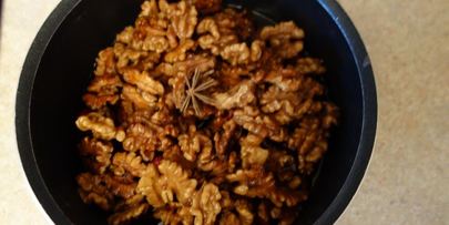 варенье из клубники с грецкими орехами