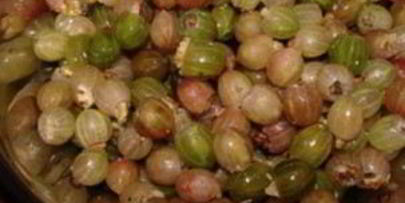 варенье из крыжовника с грецкими орехами