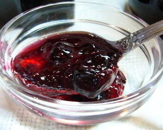Варенье-пятиминутка из смородины с имбирем