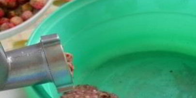 земляничное варенье через мясорубку