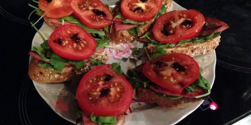 Рецепт бутерброд для завтрака с руколой