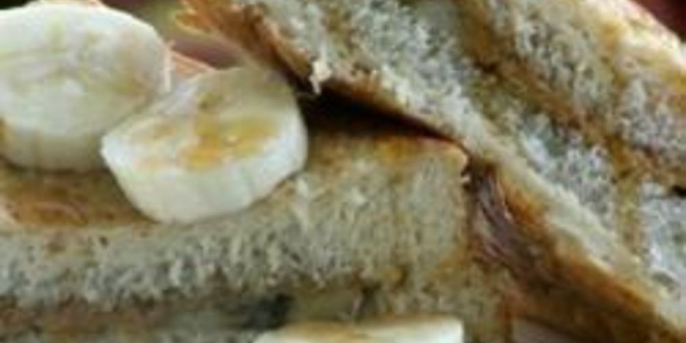 Рецепт бутерброд с бананами и арахисовой пастой