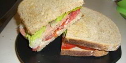 бутерброд с колбасой