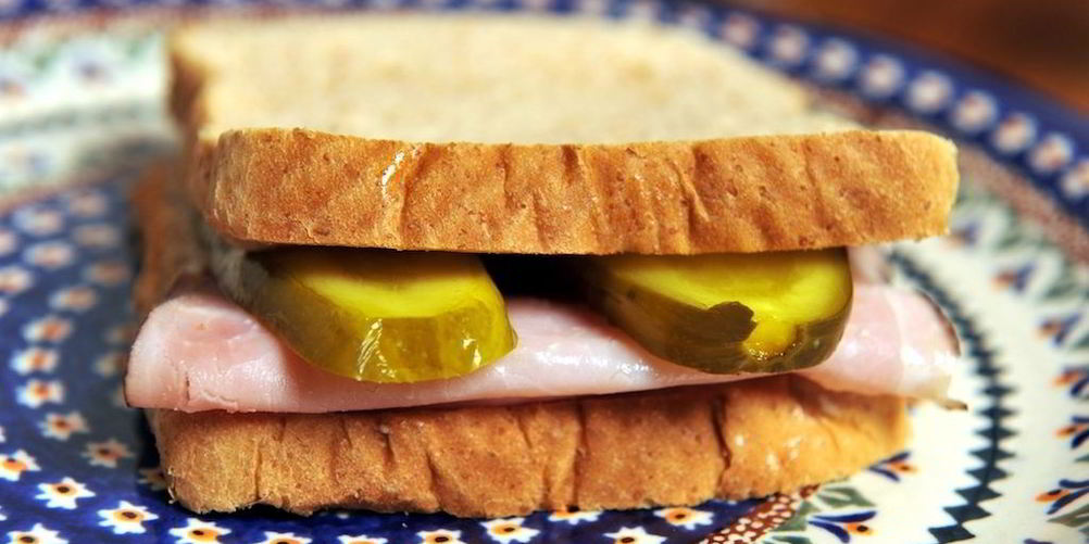 Рецепт бутерброд с солеными огурцами