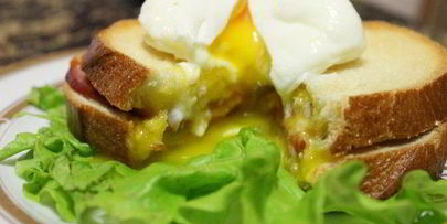 бутерброд с яйцом пашот