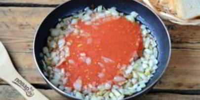 бутерброды под сырно-томатной подушкой