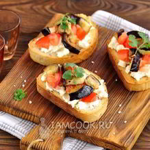 Рецепт Бутерброды с баклажанами, помидорами и чесноком