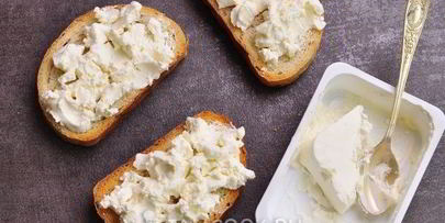 бутерброды с баклажанами, помидорами и чесноком