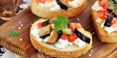 бутерброды с баклажанами, помидорами и чесноком