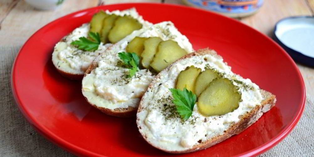 Рецепт бутерброды с горчичным маслом и икрой мойвы