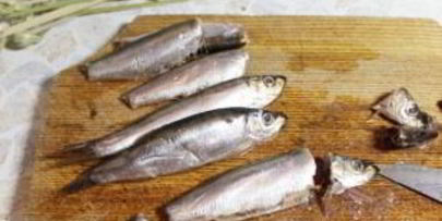 бутерброды с килькой