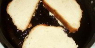 бутерброды с колбасой и картошкой