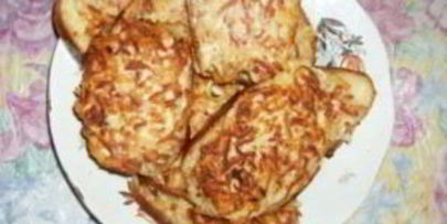 бутерброды с колбасой и картошкой