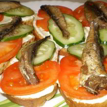 Рецепт Бутерброды с консервированной рыбой