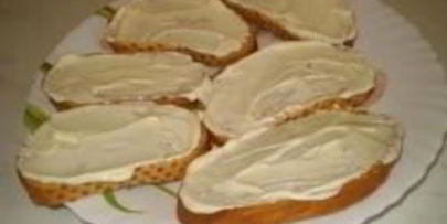 бутерброды с консервированной рыбой