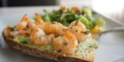 бутерброды с креветками и сыром