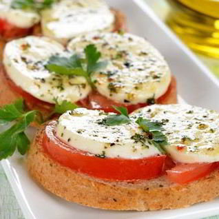 Бутерброды с курицей и моцареллой