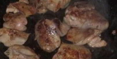 бутерброды с паштетом из печени