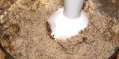 бутерброды с паштетом из печени