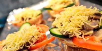 бутерброды с шампиньонами и сыром