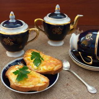 Бутерброды с сыром и чесноком