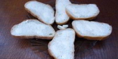 бутерброды с сыром и чесноком