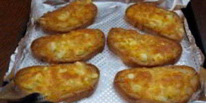 бутерброды с сыром и чесноком