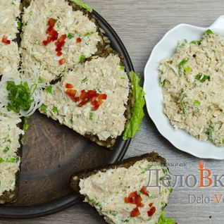 Бутерброды с тунцом, яйцом и зеленым луком