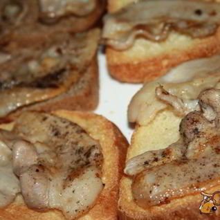 Бутерброды с жареным беконом