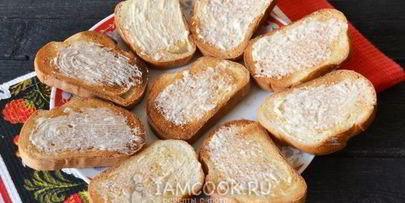 бутерброды со шпротами и киви