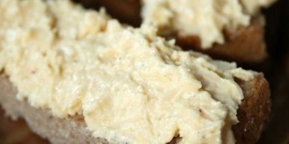 Рецепт бутерброды со шпротами и сыром