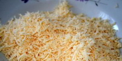 бутерброды со шпротами и сыром