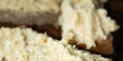 бутерброды со шпротами и сыром