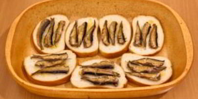 бутерброды со шпротами