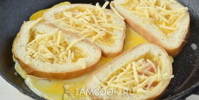 горячие бутерброды на сковороде