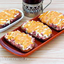 Рецепт Горячие бутерброды с колбасой и сыром