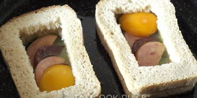 горячие бутерброды с колбасой и яйцом