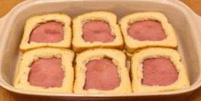 горячие бутерброды с окороком, помидорами и яйцами